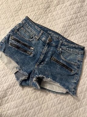 ✨ 3 for $30 ✨ AE Shorts